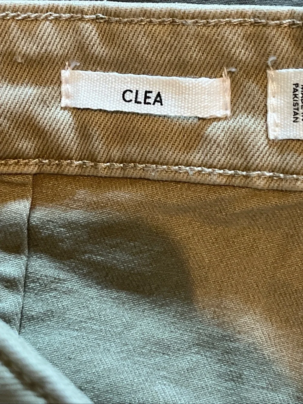 Women’s MNG Clea Tan Khaki Shorts Size 2